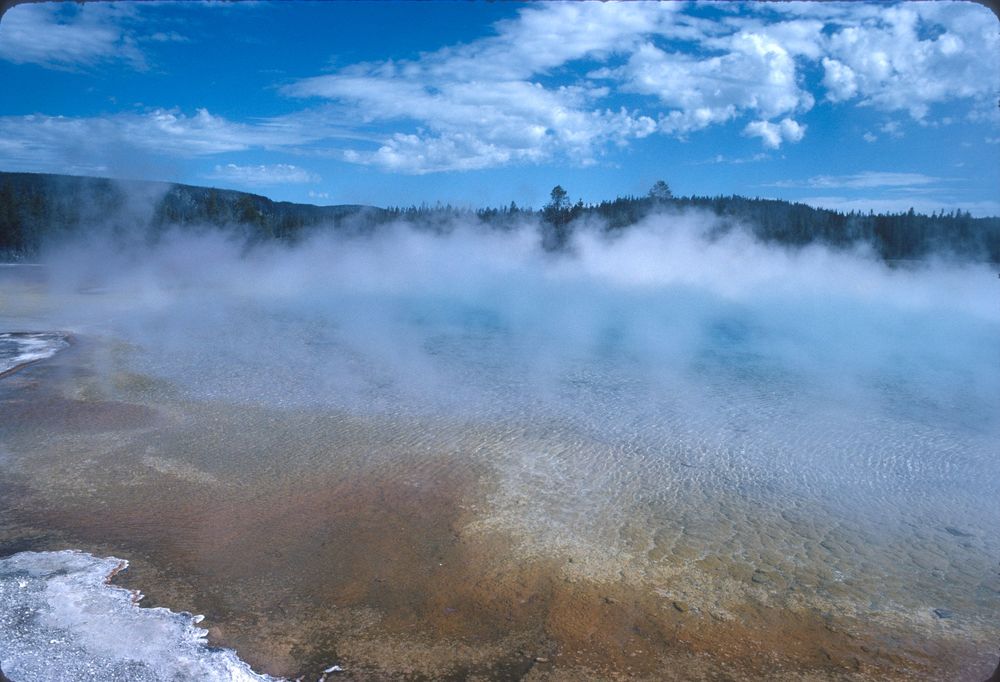 Black Sands Basin: Rainbow Pool